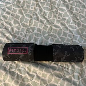 Black Camouflage hip thrust (barbell pad)